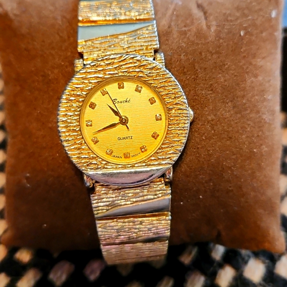 BOUCHE GOLD WATCH WITH DIAMONDS VERY CLASSY